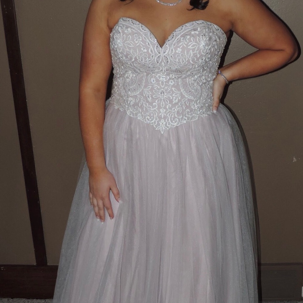 Prom Dress - Picture 2 of 5